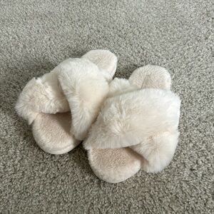 Halluci Cross Band Soft Plush Faux Fur Slippers Ivory